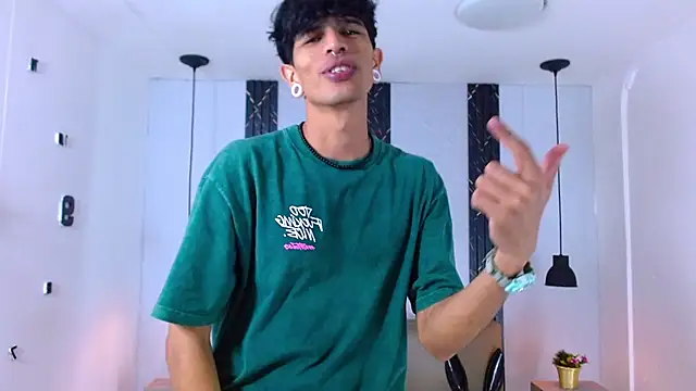 Snapshot of Franvill_Trato chatting on November 1, 6:46 pm Franvill Trato online show from November 1, 6:46 pm