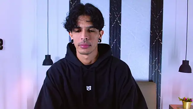 Snapshot of Franvill_Trato chatting on September 26, 7:21 pm Franvill Trato online show from September 26, 7:21 pm