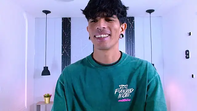 Snapshot of Franvill_Trato chatting on October 30, 7:11 pm Franvill Trato online show from October 30, 7:11 pm