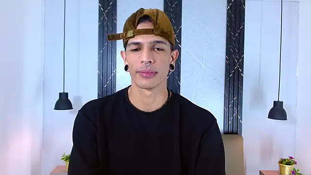 Snapshot of Franvill_Trato chatting on October 15, 7:00 pm Franvill Trato online show from October 15, 7:00 pm