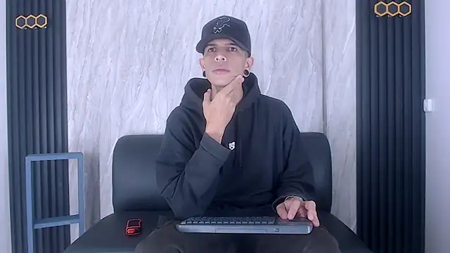 Snapshot of Franvill_Trato chatting on October 12, 12:06 pm Franvill Trato online show from October 12, 12:06 pm