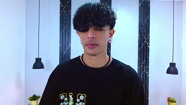 Snapshot of Franvill_Trato chatting on September 27, 7:31 pm Franvill Trato online show from September 27, 7:31 pm