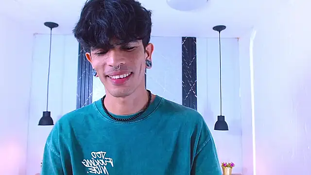 Snapshot of Franvill_Trato chatting on November 8, 12:47 am Franvill Trato online show from November 8, 12:47 am