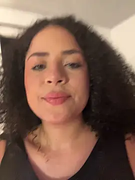 Snapshot of AfroSalvaje chatting on December 14, 12:50 am AfroSalvaje online show from December 14, 12:50 am