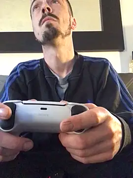 jaycoy22 online show from April 5, 6:47 pm