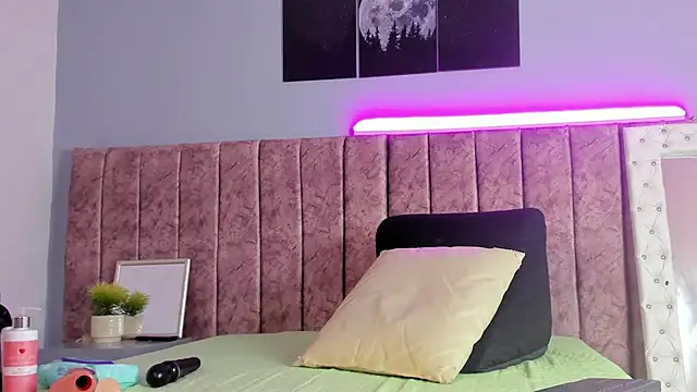 Niicolle Evanss online show from November 30, 5:47 pm