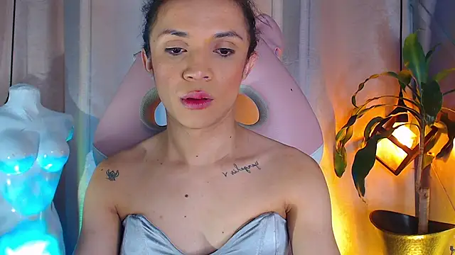 Cristal Gem1 online show from May 15, 11:52 am