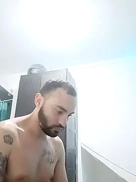 Snapshot of este_juan chatting on April 7, 3:30 am este juan online show from April 7, 3:30 am