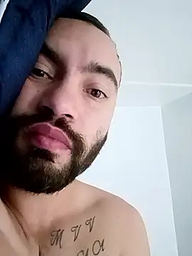 Snapshot of este_juan chatting on January 10, 4:57 pm este juan online show from January 10, 4:57 pm