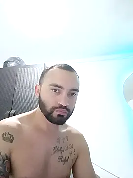 Snapshot of este_juan chatting on April 8, 12:34 am este juan online show from April 8, 12:34 am