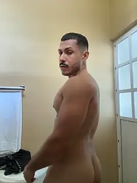 Snapshot of Darg98 chatting on November 3, 8:12 pm Darg98 online show from November 3, 8:12 pm