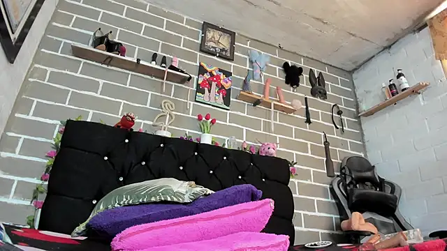 Snapshot of CharlotteBrowm chatting on October 15, 6:16 pm CharlotteBrowm online show from October 15, 6:16 pm