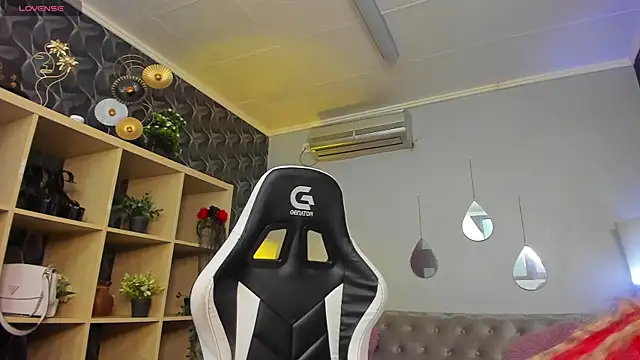 xPuka online show from December 3, 5:12 pm