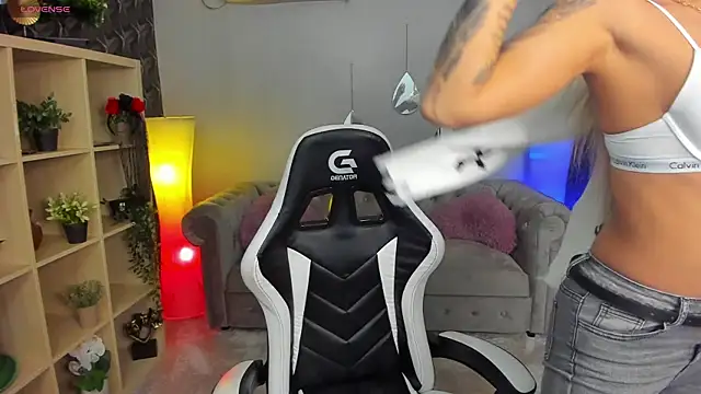 xPuka online show from December 4, 6:18 pm