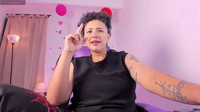 LiaaMoretzz online show from February 15, 2:56 am