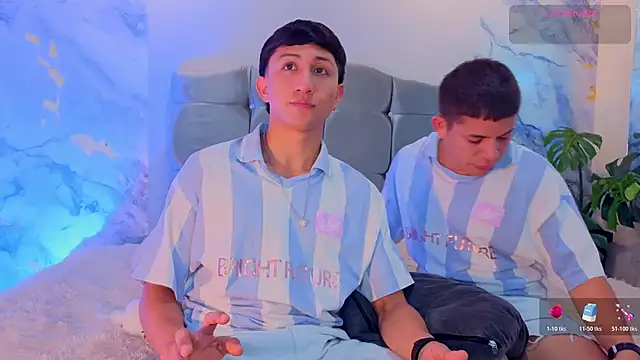 oliver mr  online show from March 28, 9:05 pm