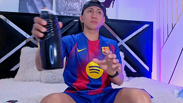 oliver mr  online show from April 11, 8:12 pm