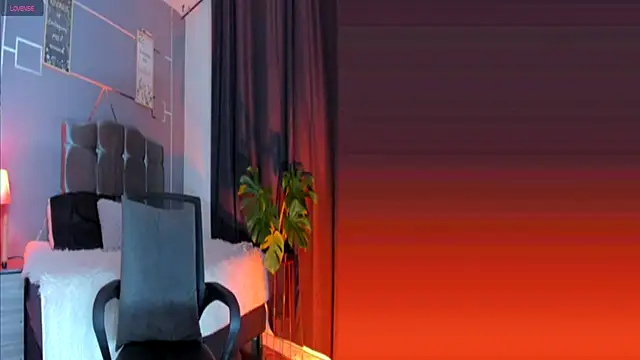 oliver mr  online show from October 25, 9:15 pm