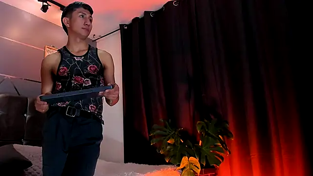 oliver mr  online show from October 28, 9:14 pm