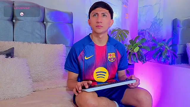 oliver mr  online show from March 26, 7:45 pm