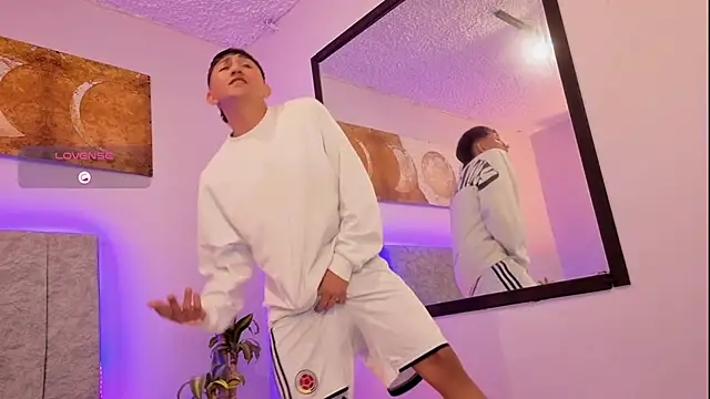 oliver mr  online show from November 20, 8:48 am