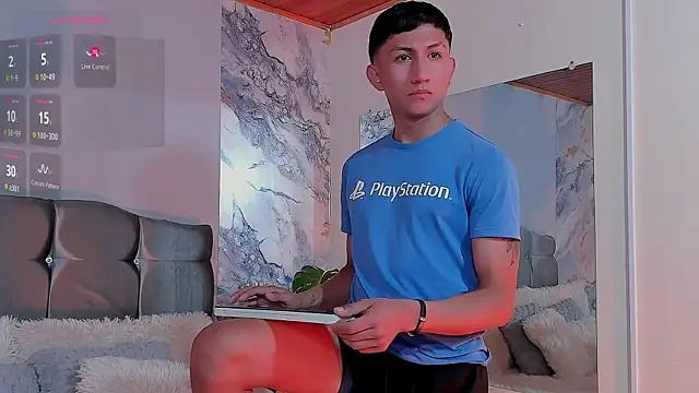 oliver mr  online show from January 15, 8:45 pm