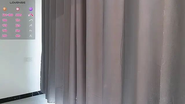 Snapshot of xiuxiu-04 chatting on December 15, 3:23 am xiuxiu-04 online show from December 15, 3:23 am