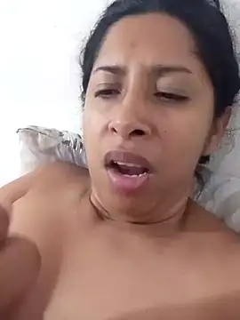 Snapshot of anitotori chatting on November 27, 2:39 pm anitotori online show from November 27, 2:39 pm