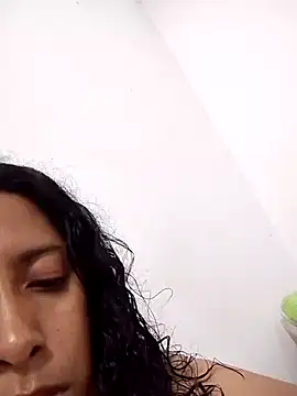 Snapshot of anitotori chatting on December 13, 8:04 pm anitotori online show from December 13, 8:04 pm