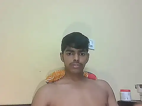 Snapshot of monster_33 chatting on May 7, 7:12 am monster 33 online show from May 7, 7:12 am