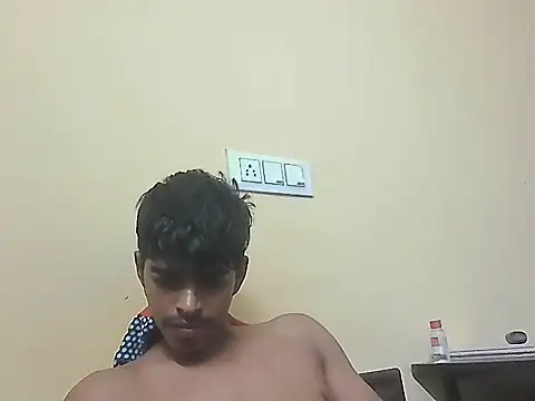 Snapshot of monster_33 chatting on May 8, 1:26 pm monster 33 online show from May 8, 1:26 pm