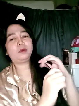 Snapshot of Asianhotskinny chatting on April 20, 3:24 pm Asianhotskinny online show from April 20, 3:24 pm