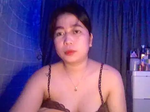 Snapshot of Asianhotskinny chatting on June 11, 6:05 pm Asianhotskinny online show from June 11, 6:05 pm