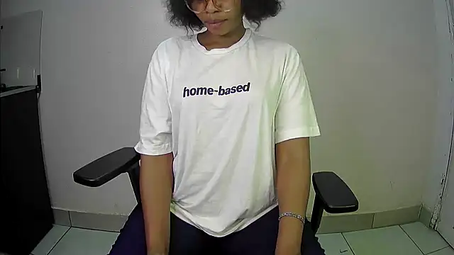 Snapshot of GingerGlow94 chatting on September 13, 4:51 pm GingerGlow94 online show from September 13, 4:51 pm