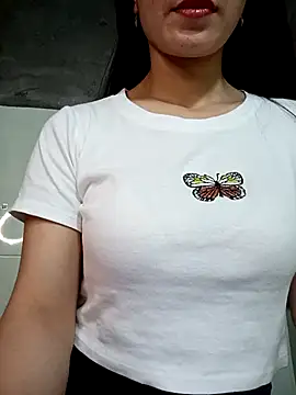 Snapshot of Vyvyy06 chatting on December 1, 2:51 pm Vyvyy06 online show from December 1, 2:51 pm