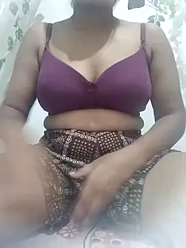 Snapshot of pinkypriya2025 chatting on September 22, 4:35 pm pinkypriya2025 online show from September 22, 4:35 pm