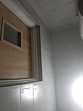 948197 online show from December 1, 8:21 pm