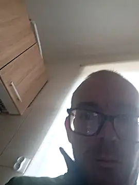 948197 online show from November 18, 7:11 am