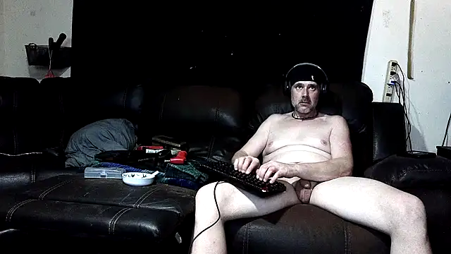 BigheadLongcock online show from May 30, 7:15 am
