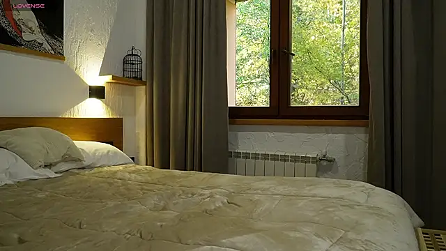 KaeliaScorch online show from November 3, 1:04 pm