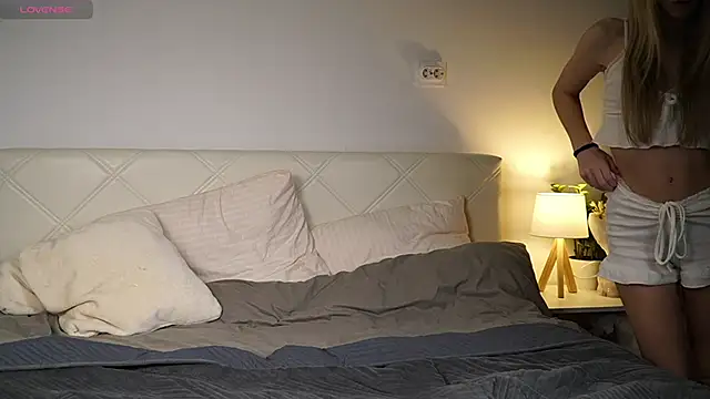 KaeliaScorch online show from February 15, 12:15 pm