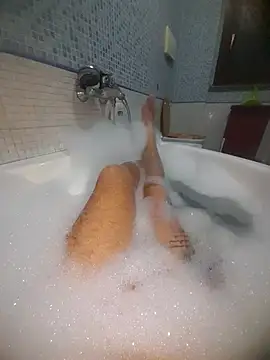 gigilola84 online show from December 1, 5:25 pm