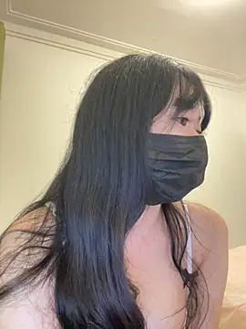 Minnie-2025 online show from November 5, 4:43 pm