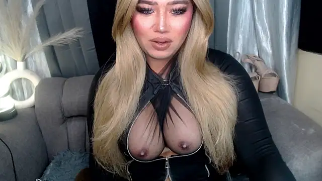 Snapshot of DOMINANT_10inchsCOCK chatting on December 3, 8:25 am DOMINANT 10inchsCOCK online show from December 3, 8:25 am