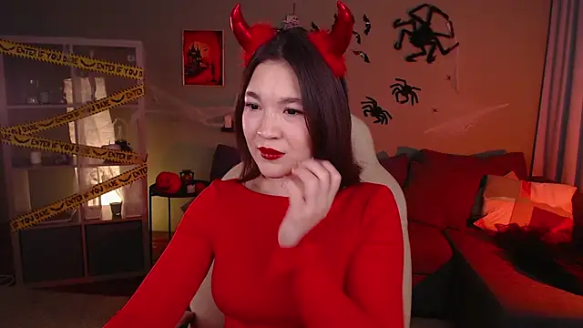 Halle Berrry online show from October 30, 2:04 pm