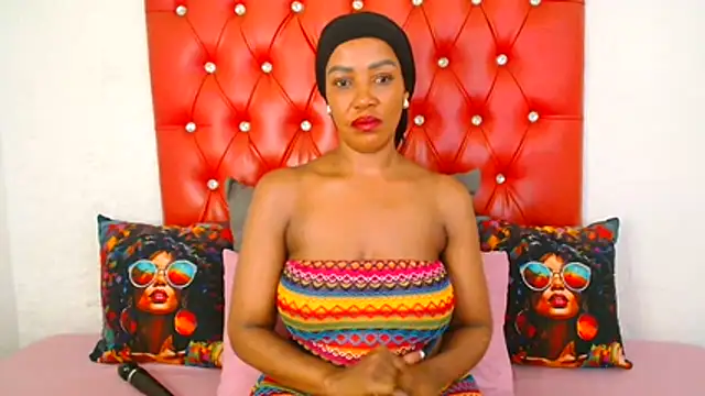 GaggingQueen32 online show from November 22, 5:45 pm