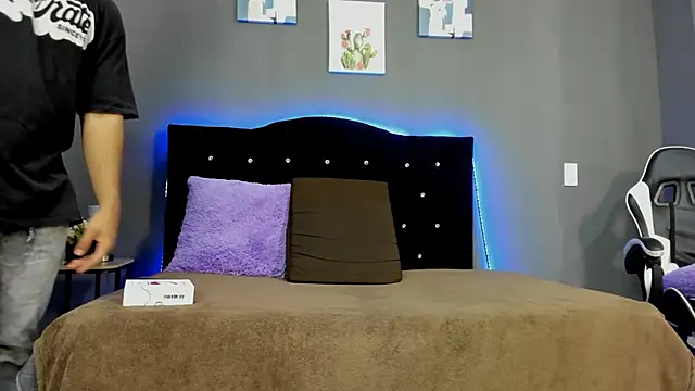  online show from March 30, 12:06 pm