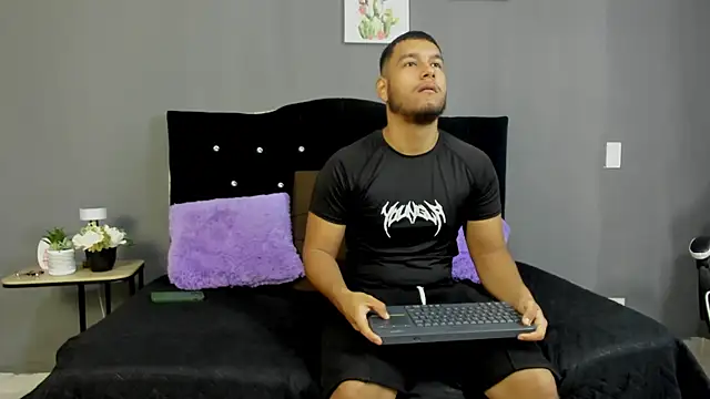  online show from April 4, 12:12 pm