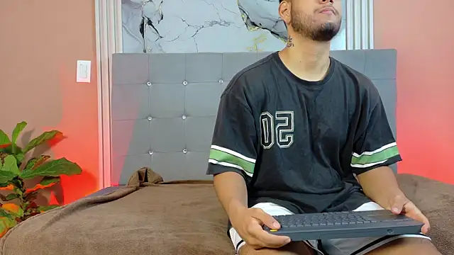  online show from May 29, 12:22 pm