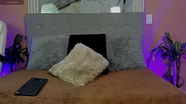  online show from April 10, 12:12 pm